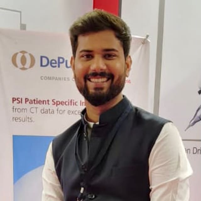 Dr. Akash Yadav, Oral & Maxillofacial Surgeon at Tiny Tooth Dental